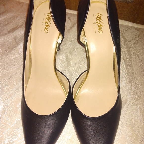 Like new heels/pumps - Picture 2 of 4